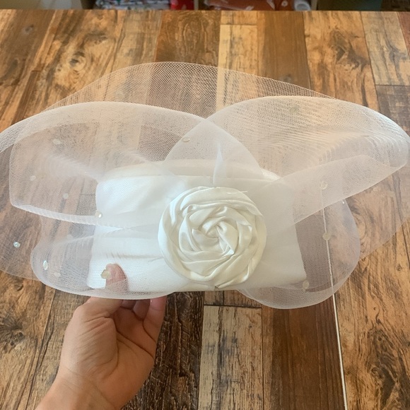 Vintage-Inspired White Pillbox Hat with Rosettes and Tulle